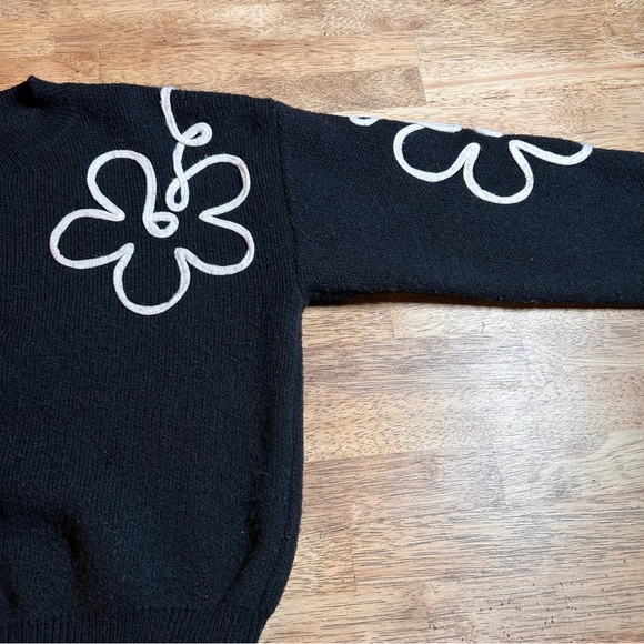 Debut Black Floral Detail Statement Knit Pullover Sweater Size Small - Picture 4 of 10